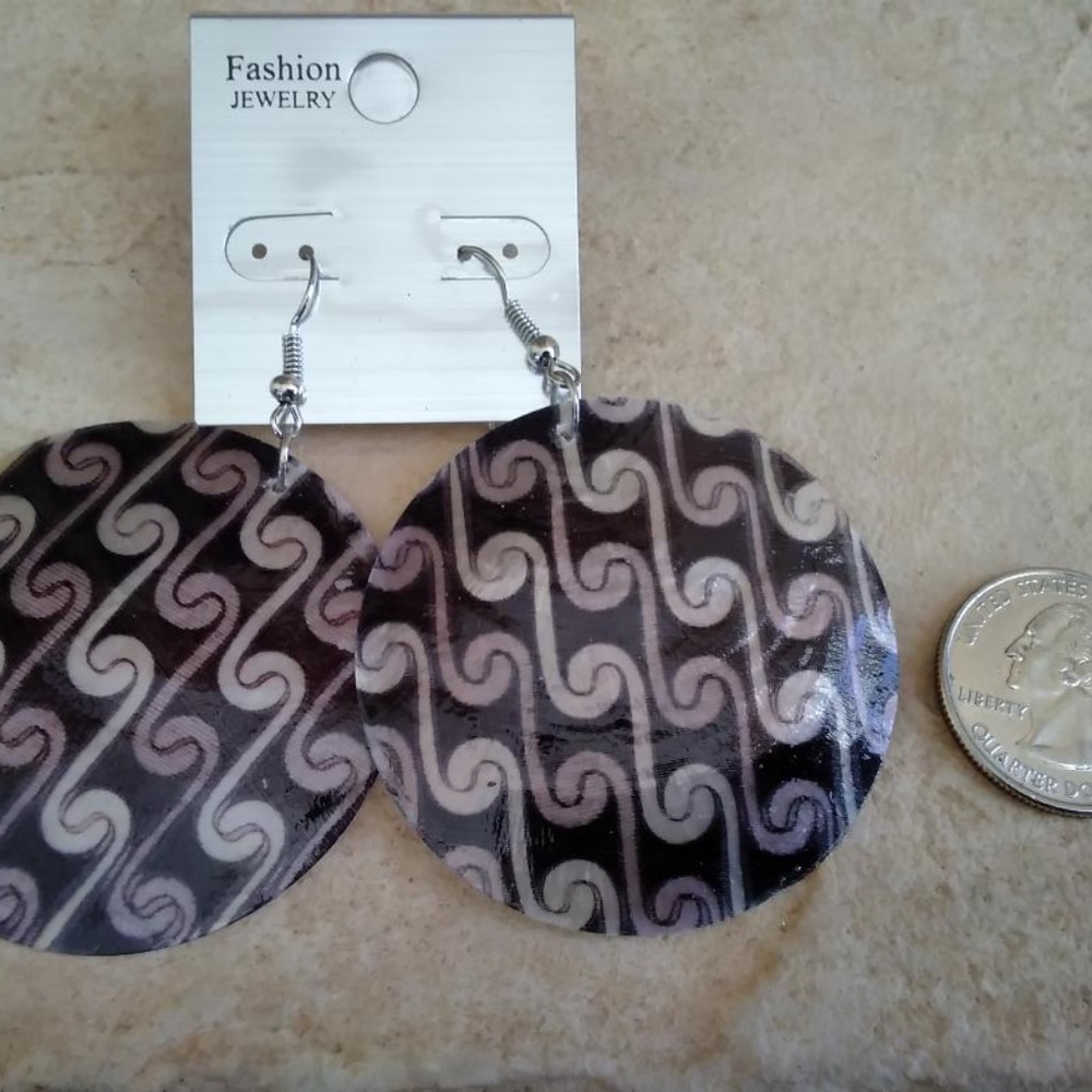 Capiz Shell Earrings - Picture 3 of 3